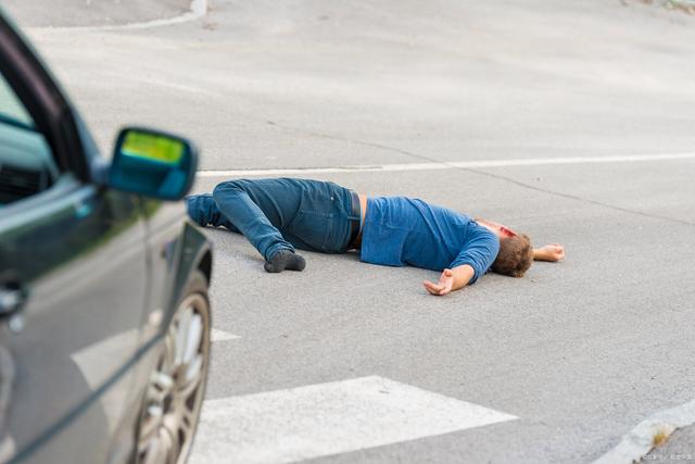 克斯普老司机回忆玻利维亚，跑车碰瓷猛男领跑的简单介绍